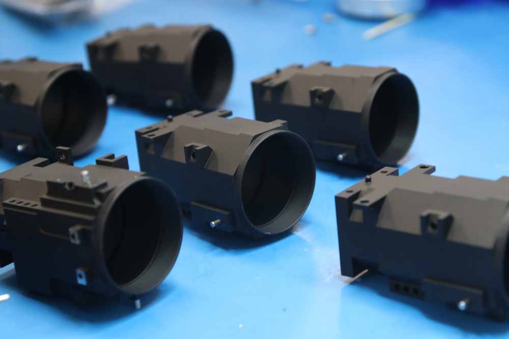 Elynxo Optronics and mechanics