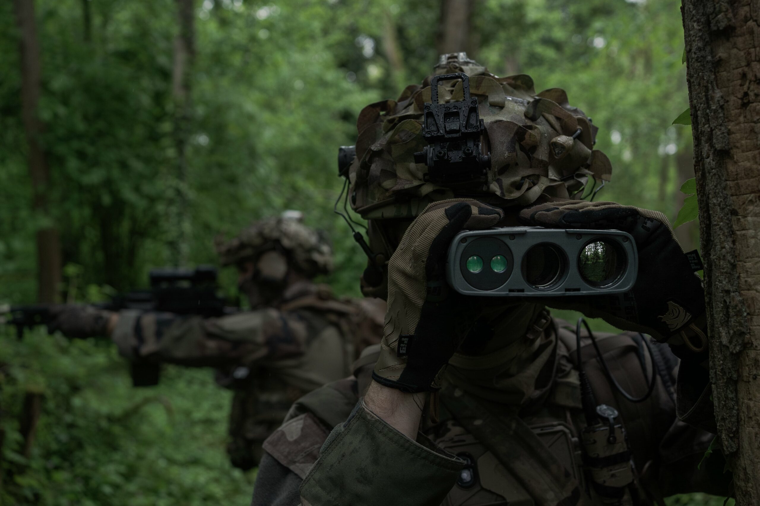 Virtuose monoculaire multifonction avec voie directe optique et thermique